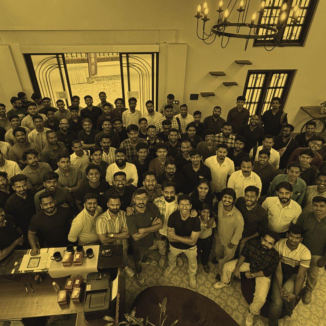 The eCom Mafia community gathered for a group photo